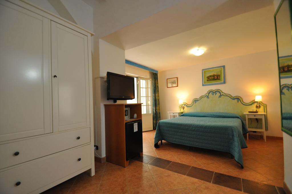Eva Hotel 3*